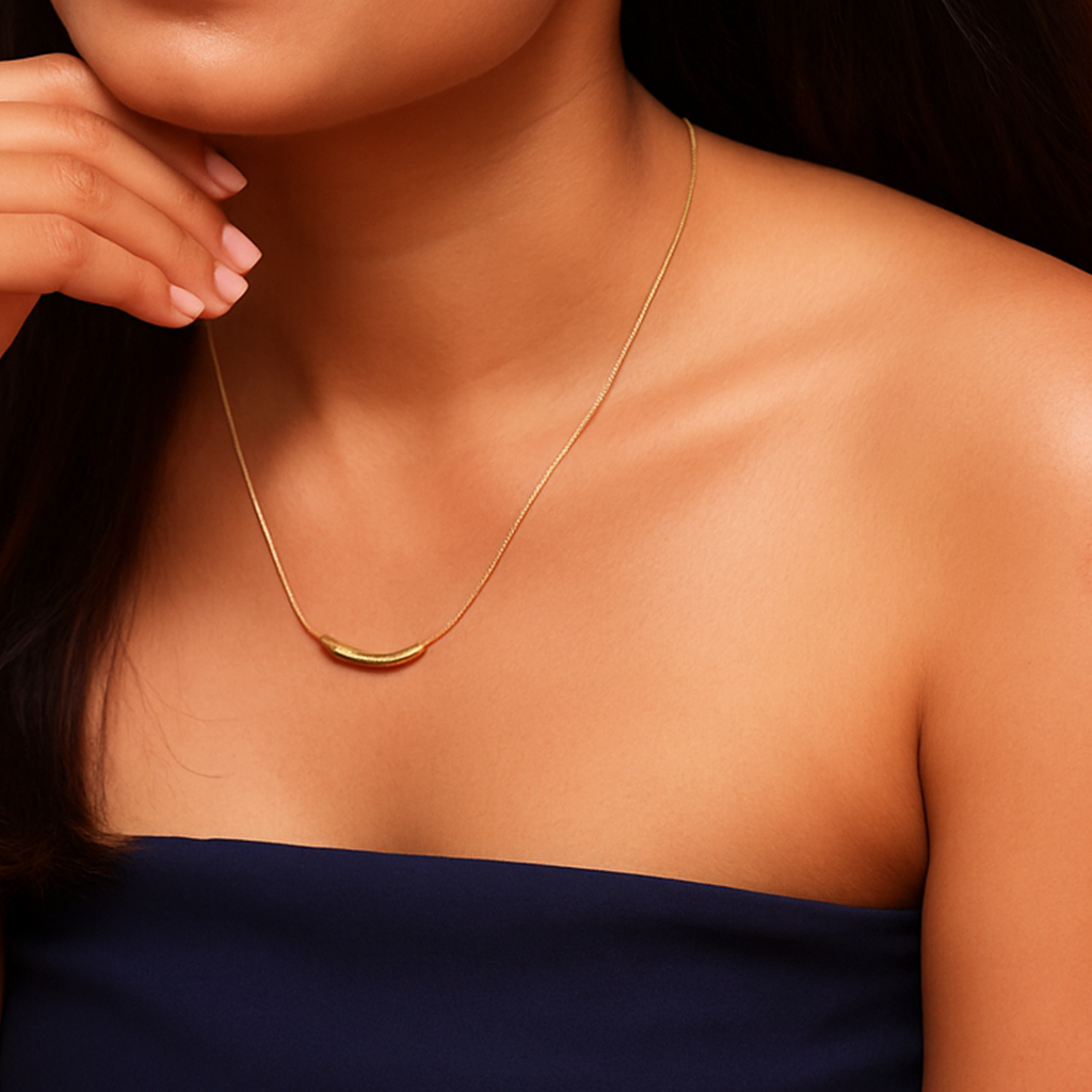 Elegant Curve Necklace