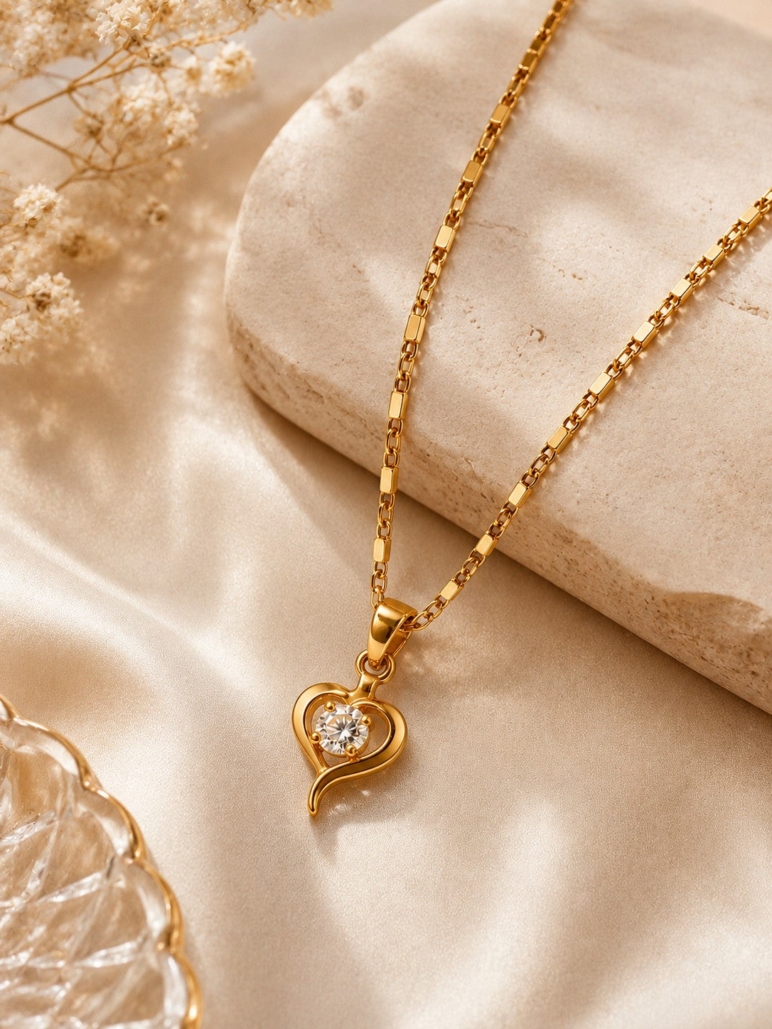 Sharp Heart Chain Pendant Set