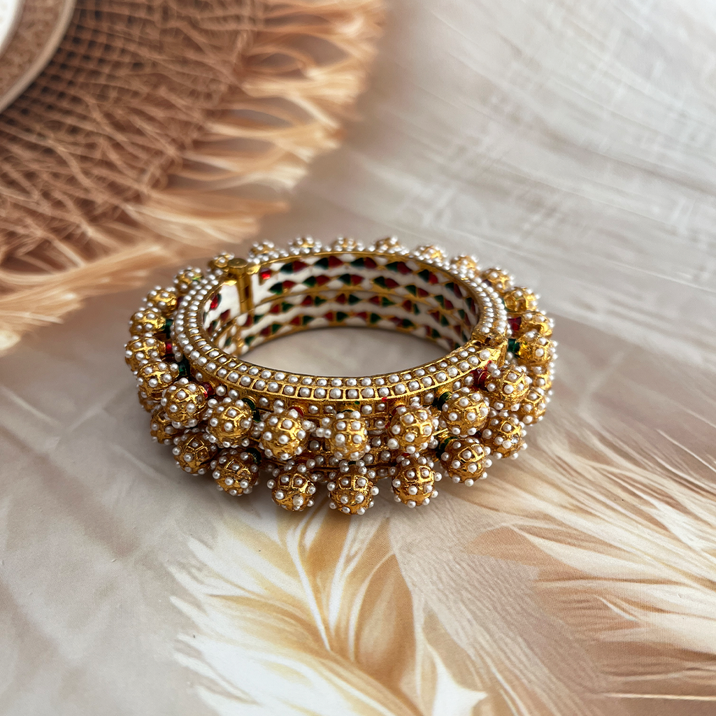 Garnisha Rajwadi Bangles Set