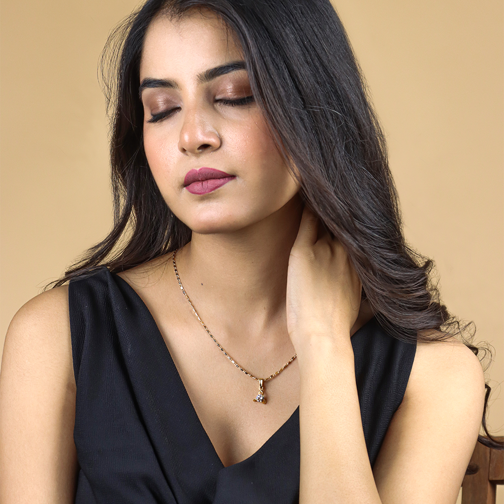 Shell Chain Pendant Set