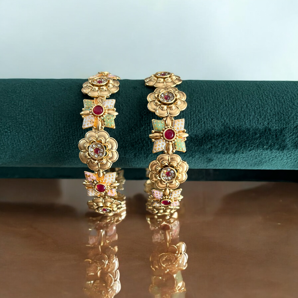 Garnisha Rajwadi Bangles Set
