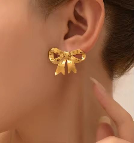 Aira Gold Studs