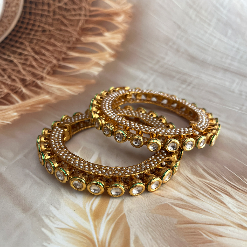 Garnisha Rajwadi Bangles Set