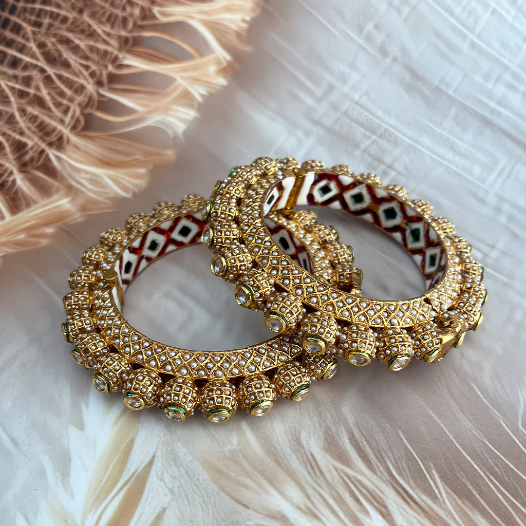 Garnisha Rajwadi Bangles Set