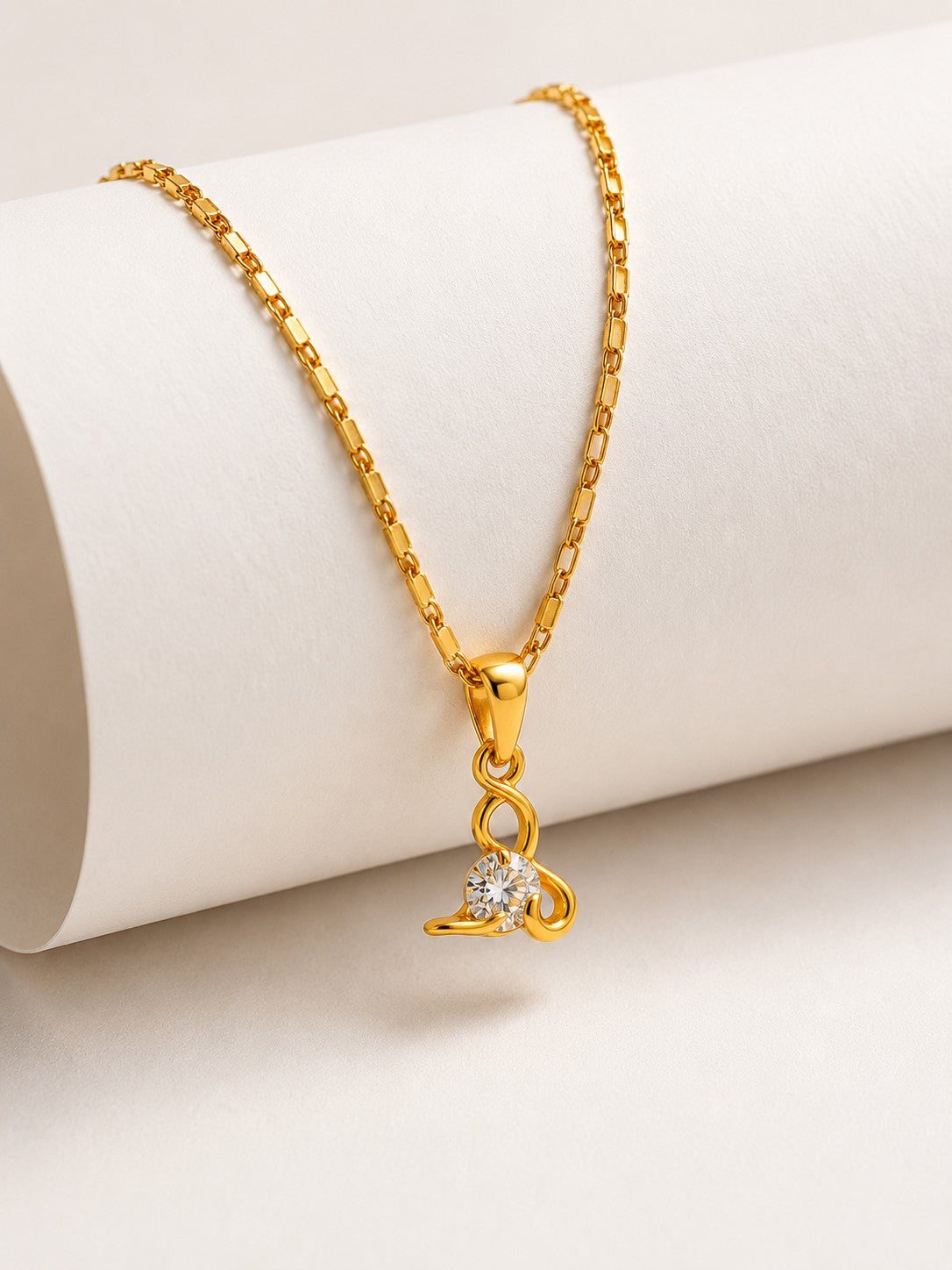 Shell Chain Pendant Set