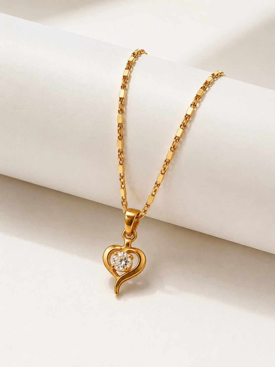 Sharp Heart Chain Pendant Set