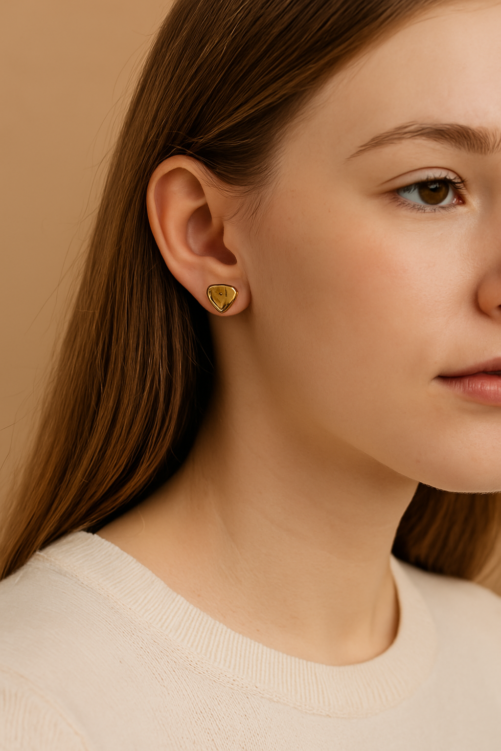 18k Gold Heart Stud Earrings