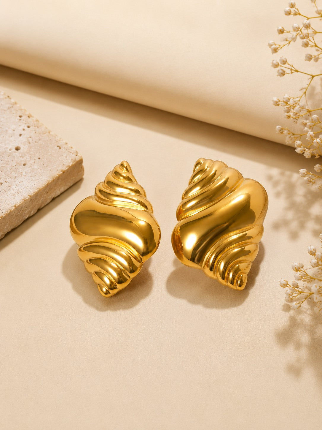 Shell Stud