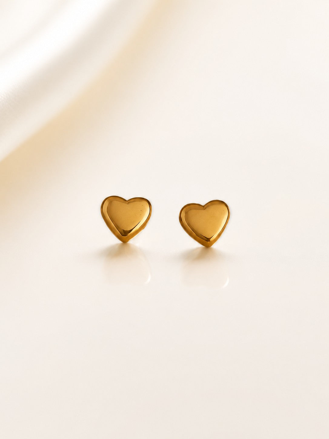 18k Gold Heart Stud Earrings