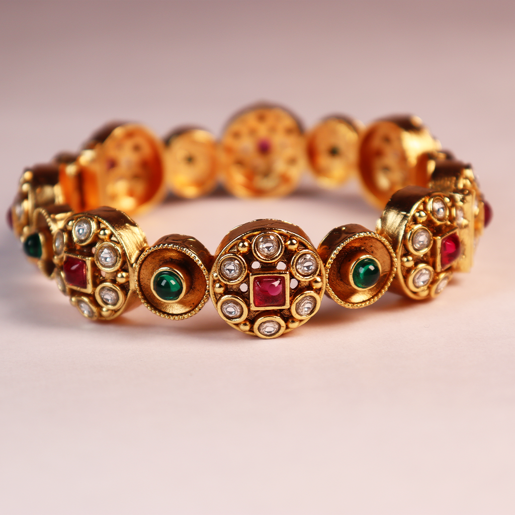 Navratna Royale Kada