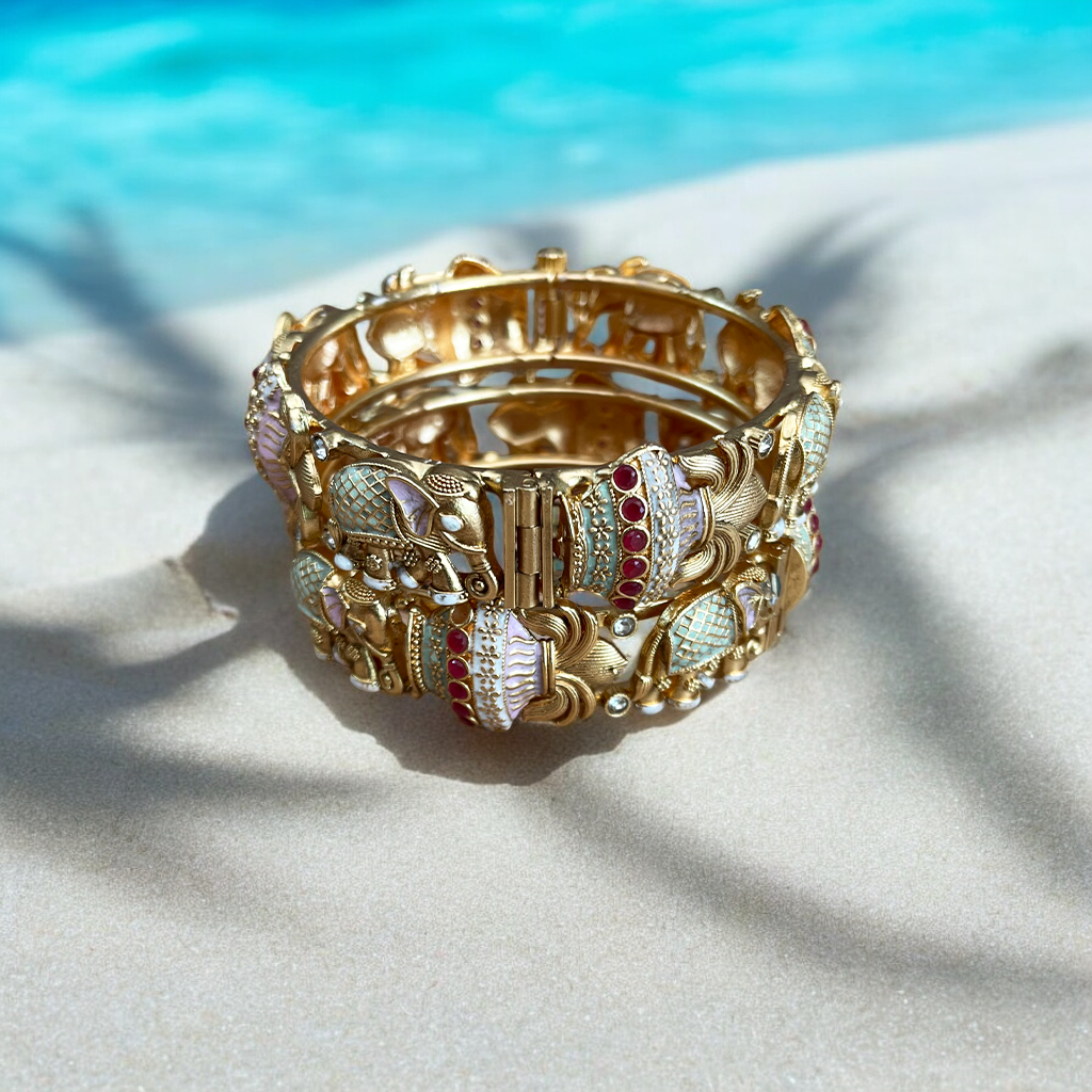 Varnika Gaj Saaj Kada