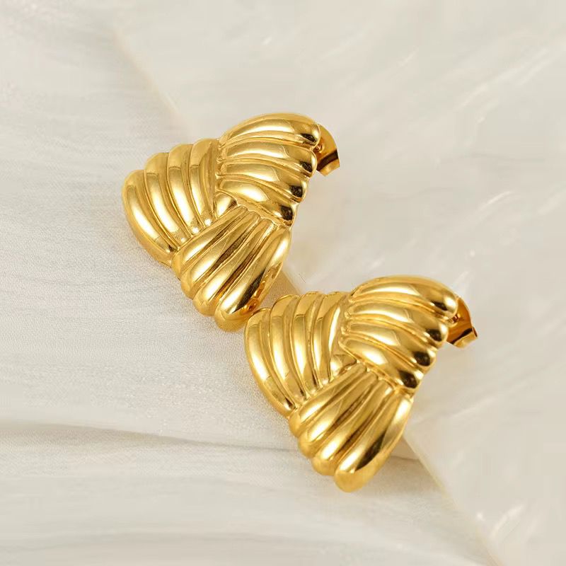Golden Daisy Studs