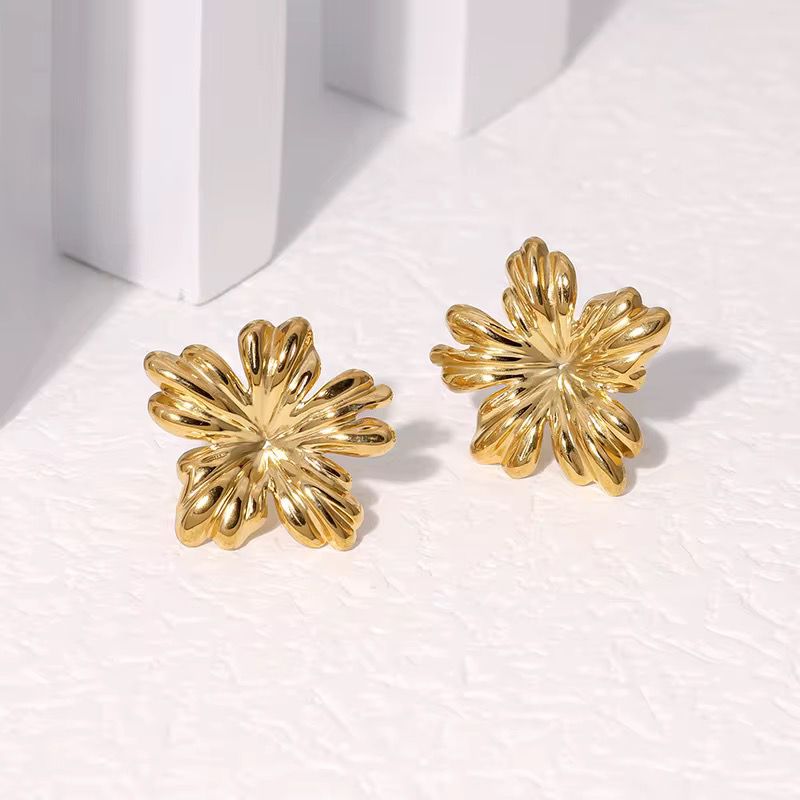 Hem Pushpa Studs