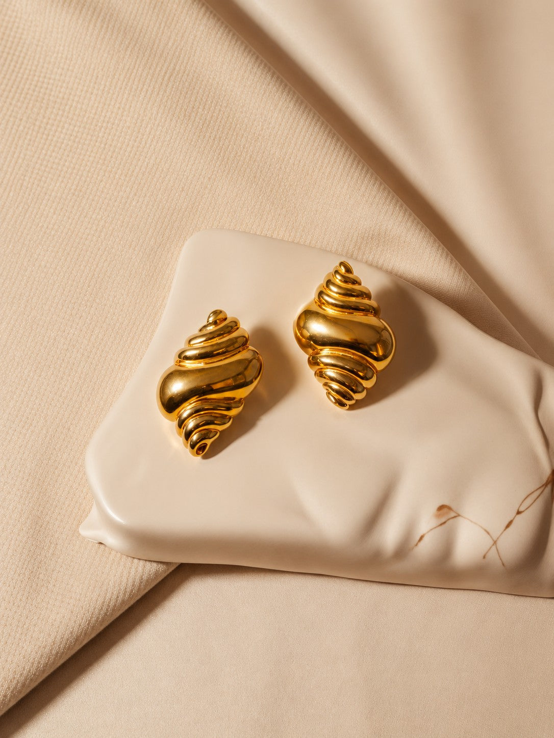 Shell Stud