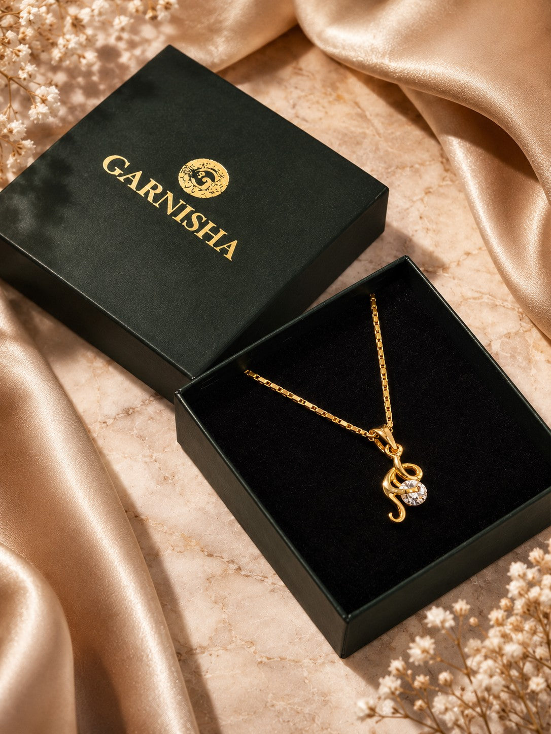 Chilly Drop Chain Pendant Set