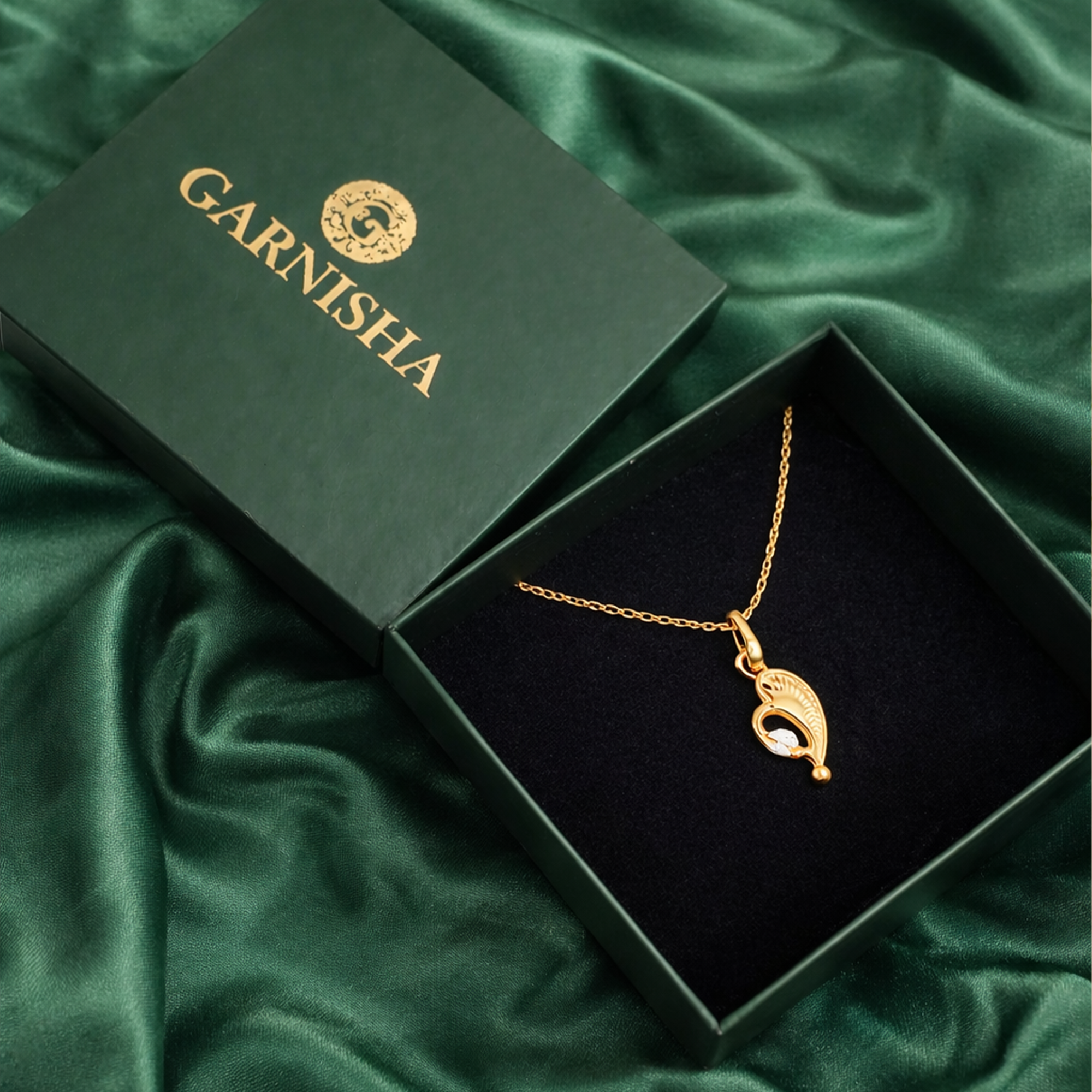 Leaf Heart Chain Pendant Set